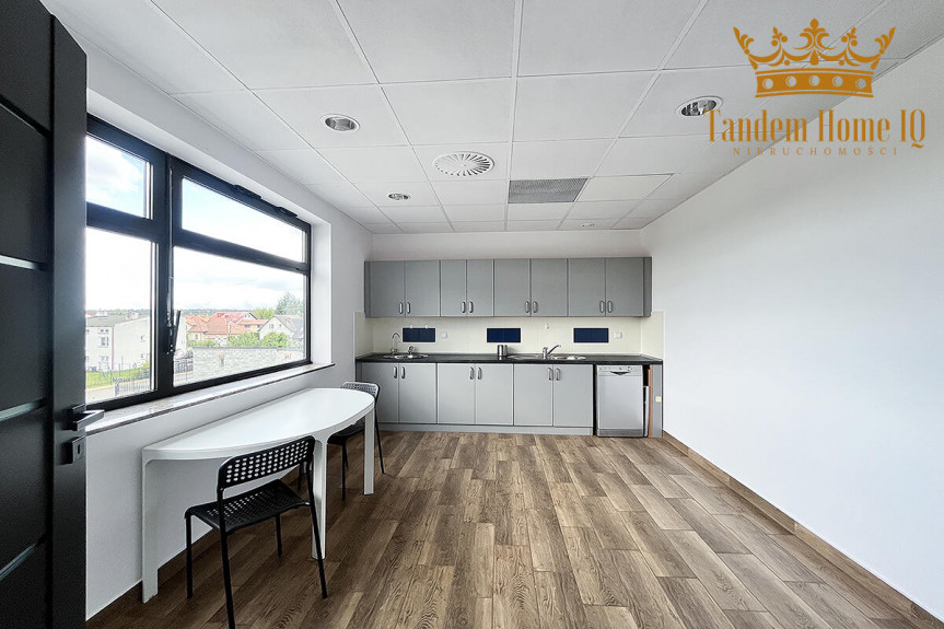 pruszkowski, Raszyn, Sękocin Nowy, Biuro ok 280m2 aleja Krakowska Raszyn w parku magazynowym