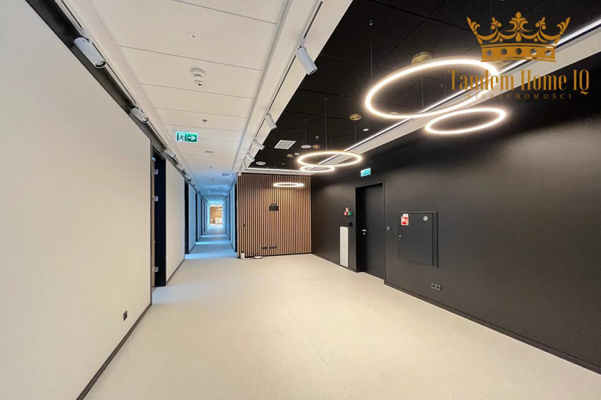 Warszawa, Śr&oacute;dmieście, Wynajmę biuro na 8 piętrze działalność rehabilitacyjna, spa, biurowiec