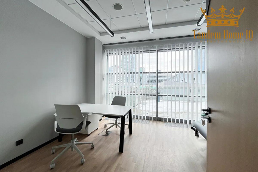 Warszawa, Śr&oacute;dmieście, Wynajmę biuro na 8 piętrze działalność rehabilitacyjna, spa, biurowiec