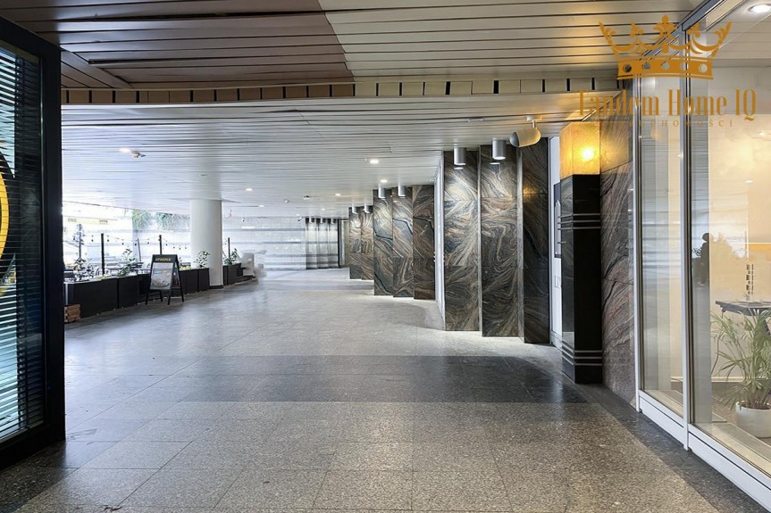 Warszawa, Śr&oacute;dmieście, 20-95m2, pasaż, galeria, podziemia, hotel