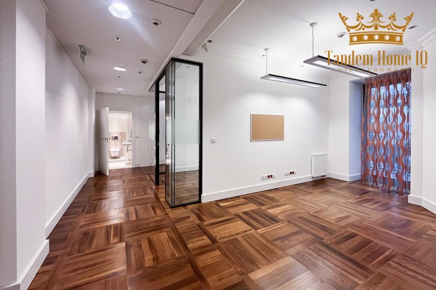 Warszawa, Śr&oacute;dmieście, małe biuro, śr&oacute;dmieście, kamienica, metro centrum