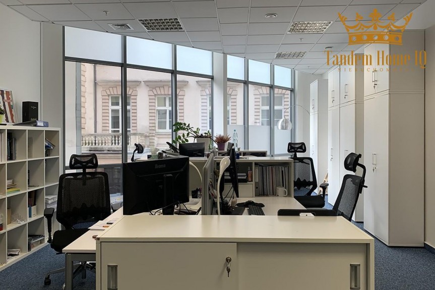 Warszawa, Śr&oacute;dmieście, do wynajecia lokal 96m2 niedaleko Placu Konstytucji w Śr&oacute;dmieściu