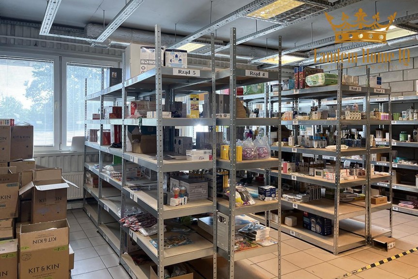 Warszawa, Białołęka, Do wynajęcia 556m2 magazynu, parter budynku ocieplanego - Białołęka