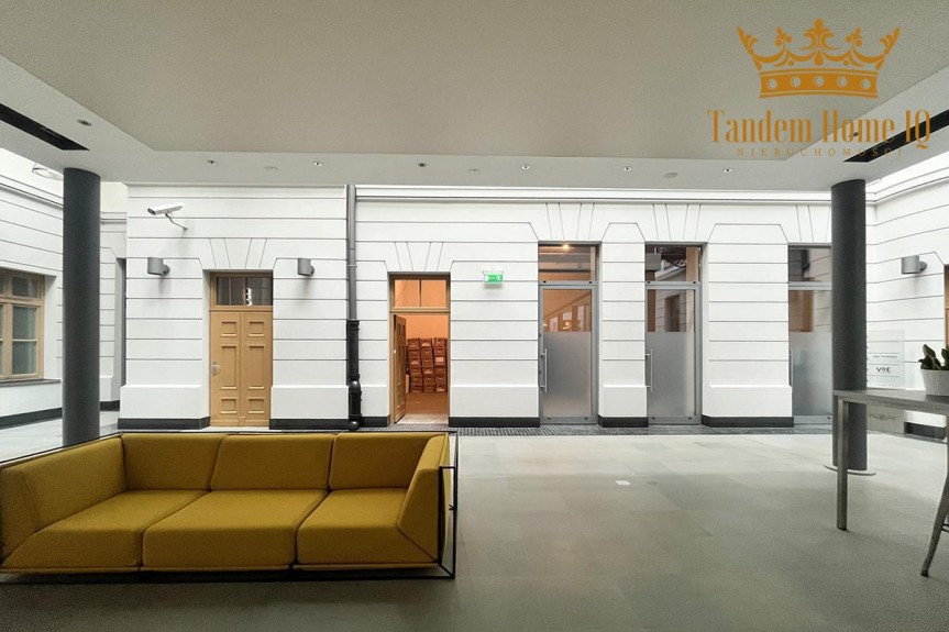 mazowieckie, Warszawa, Śr&oacute;dmieście, Do wynajęcia lokal 55,28m2 Warszawa śr&oacute;dmieście, kamienica, patio