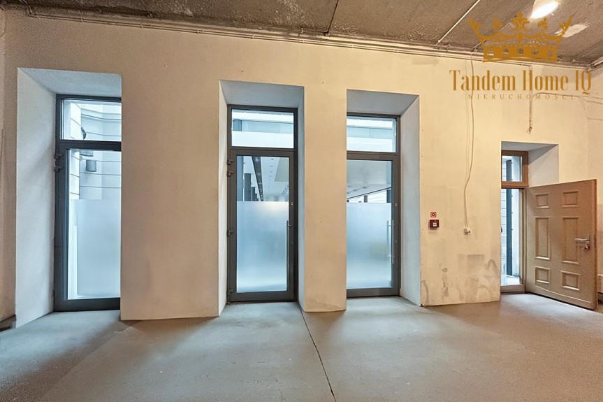 Warszawa, Śr&oacute;dmieście, Do wynajęcia lokal 55,28m2 Warszawa śr&oacute;dmieście, kamienica, patio