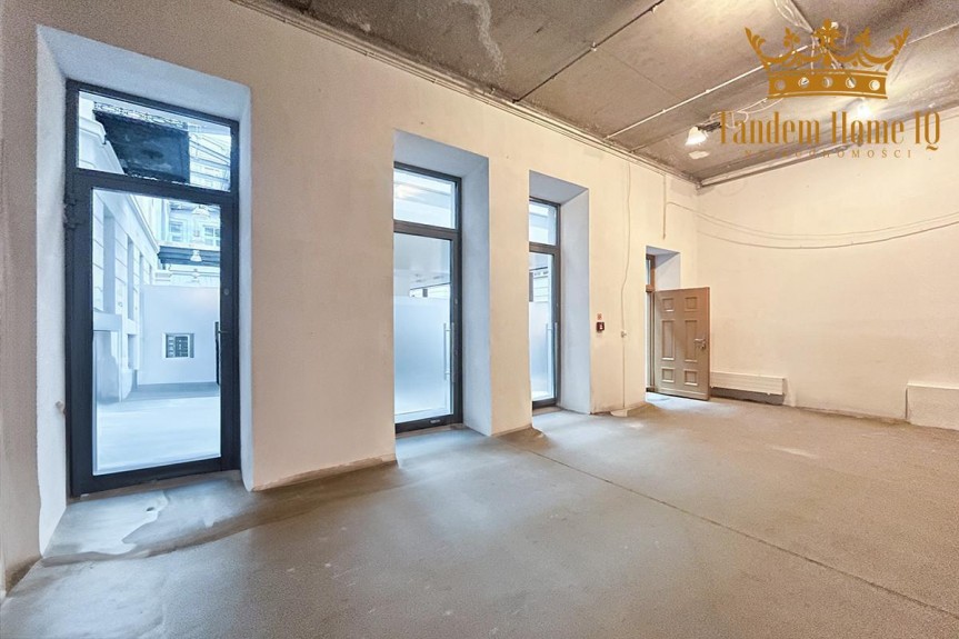 Warszawa, Śr&oacute;dmieście, Do wynajęcia lokal 55,28m2 Warszawa śr&oacute;dmieście, kamienica, patio