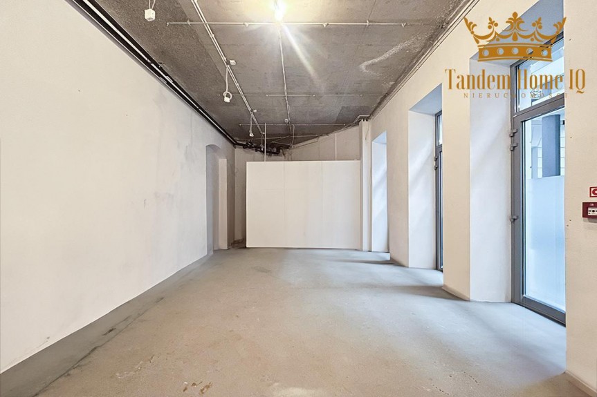 Warszawa, Śr&oacute;dmieście, Do wynajęcia lokal 55,28m2 Warszawa śr&oacute;dmieście, kamienica, patio