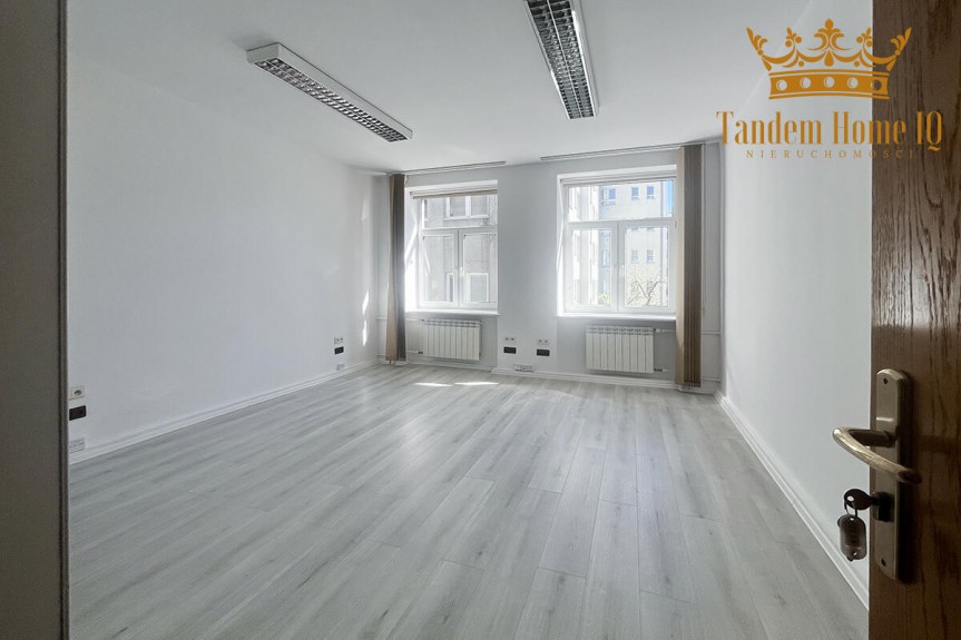 Warszawa, Śr&oacute;dmieście, do wynajęcia 20m2 biura w kamienicy na Powiślu w budynku z windą