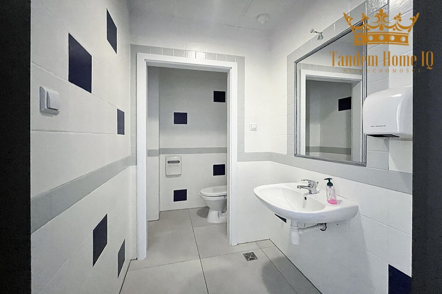 pruszkowski, Raszyn, Sękocin Nowy, Biuro ok 280m2 aleja Krakowska Raszyn w parku magazynowym