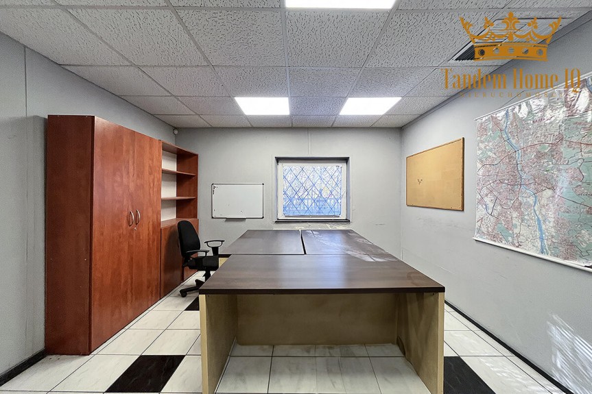 Warszawa, Targ&oacute;wek, Hala magazynowa 698m2 nieogrzewana i 159m2 biura- Targ&oacute;wek Fabryczny