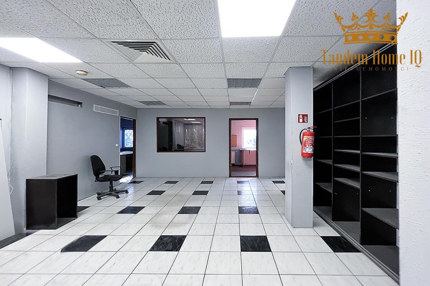 Warszawa, Targ&oacute;wek, Hala magazynowa 698m2 nieogrzewana i 159m2 biura- Targ&oacute;wek Fabryczny