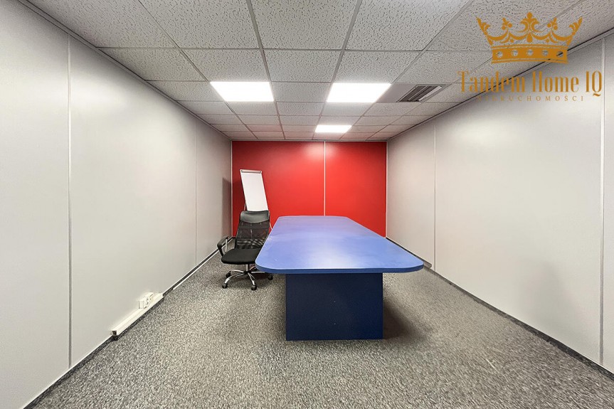 Warszawa, Targ&oacute;wek, Hala magazynowa 698m2 nieogrzewana i 159m2 biura- Targ&oacute;wek Fabryczny