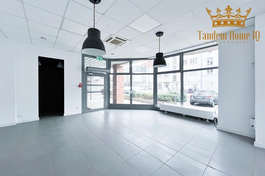 mazowieckie, Warszawa, Mokot&oacute;w, Do wynajęcia lokal handlowy 131m2 parter Mokot&oacute;w oraz 77m2 magazynu