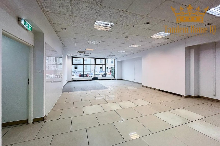 Warszawa, Mokot&oacute;w, Do wynajęcia lokal handlowy 131m2 parter Mokot&oacute;w oraz 77m2 magazynu