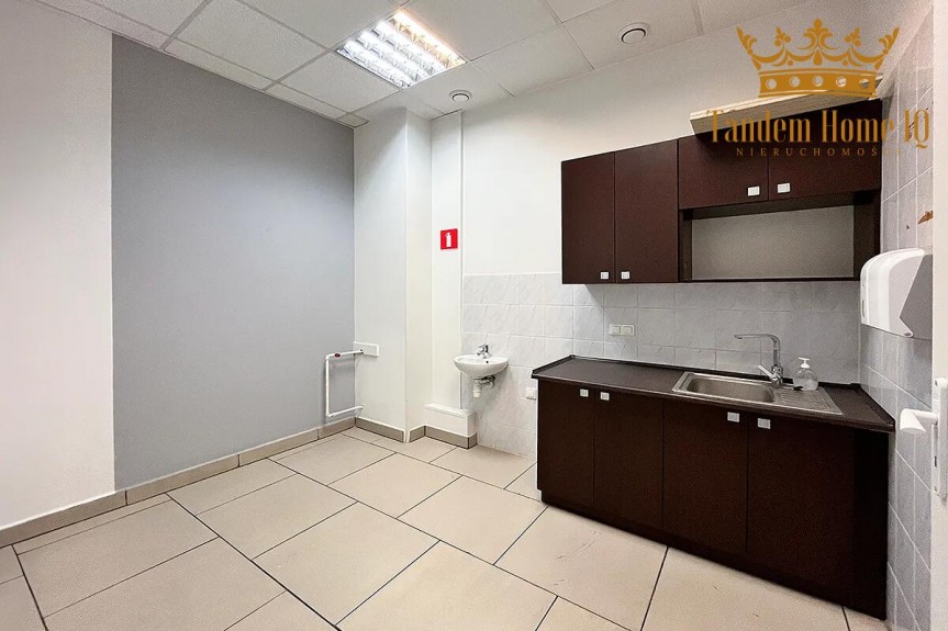 Warszawa, Mokot&oacute;w, Do wynajęcia lokal handlowy 131m2 parter Mokot&oacute;w oraz 77m2 magazynu