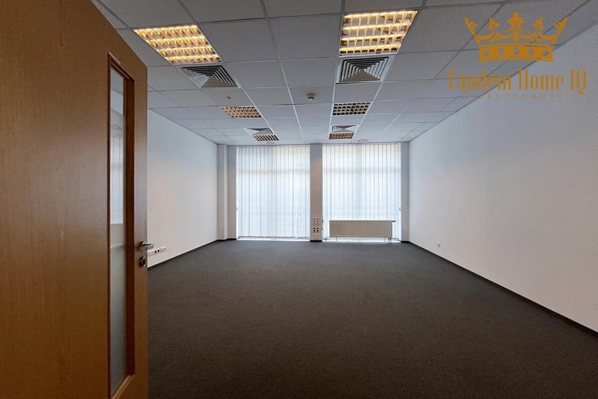 Warszawa, Mokot&oacute;w, Wynajmę małe biuro na pierwszym piętrze w budynku na Mokotowie Stegny