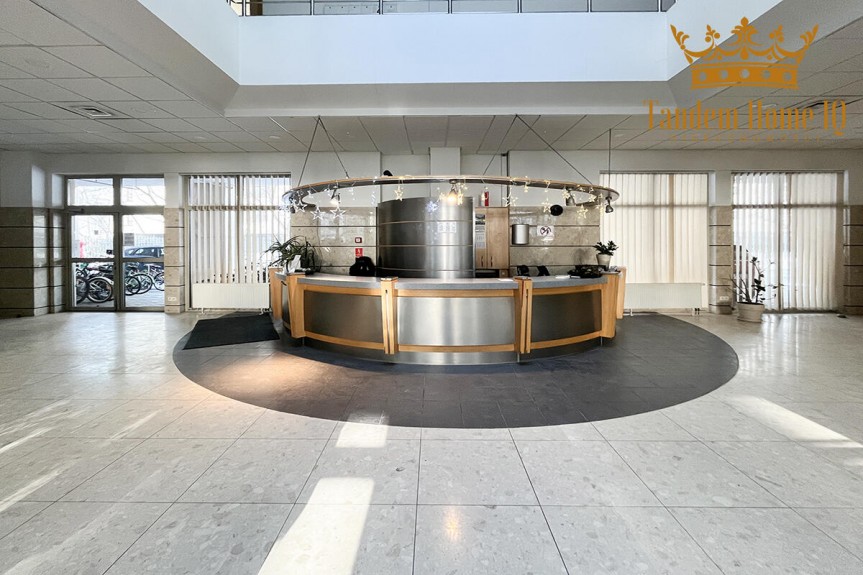 Warszawa, Mokot&oacute;w, Wynajmę małe biuro na pierwszym piętrze w budynku na Mokotowie Stegny