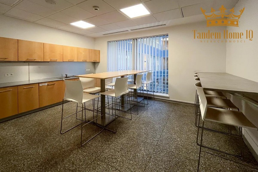 Warszawa, Mokot&oacute;w, Powierzchnia biurowa dla ok 70 os&oacute;b Mokot&oacute;w G&oacute;rny w biurowcu klasy A.