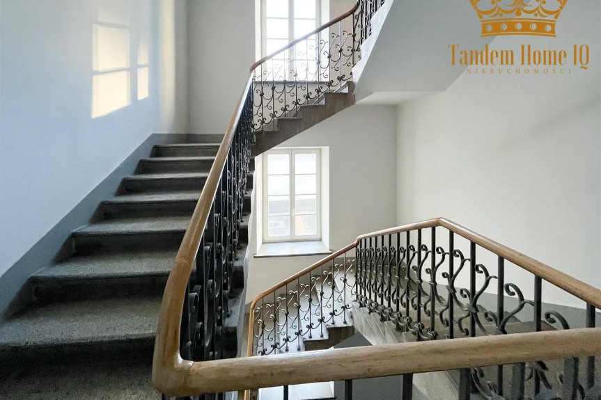 Warszawa, Śr&oacute;dmieście, Do wynajęcia biuro 227,34 m2 w kamienicy, Nowy Świat, bez opłat wsp&oacute;lnych