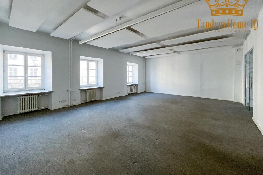 Warszawa, Śr&oacute;dmieście, Do wynajęcia biuro 227,34 m2 w kamienicy, Nowy Świat, bez opłat wsp&oacute;lnych