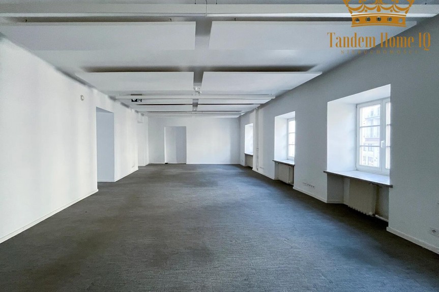 Warszawa, Śr&oacute;dmieście, Do wynajęcia biuro 227,34 m2 w kamienicy, Nowy Świat, bez opłat wsp&oacute;lnych