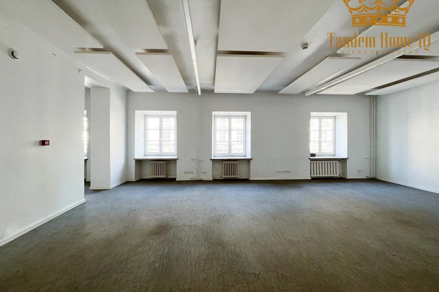 Warszawa, Śr&oacute;dmieście, Do wynajęcia biuro 227,34 m2 w kamienicy, Nowy Świat, bez opłat wsp&oacute;lnych