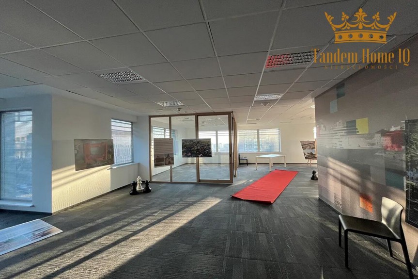 Warszawa, Mokot&oacute;w, Duże biuro na 8 piętrze do wynajęcia w bardzo dobrym stanie - Mokot&oacute;w