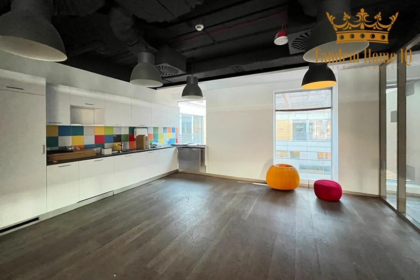 Warszawa, Mokot&oacute;w, Duże biuro na 8 piętrze do wynajęcia w bardzo dobrym stanie - Mokot&oacute;w