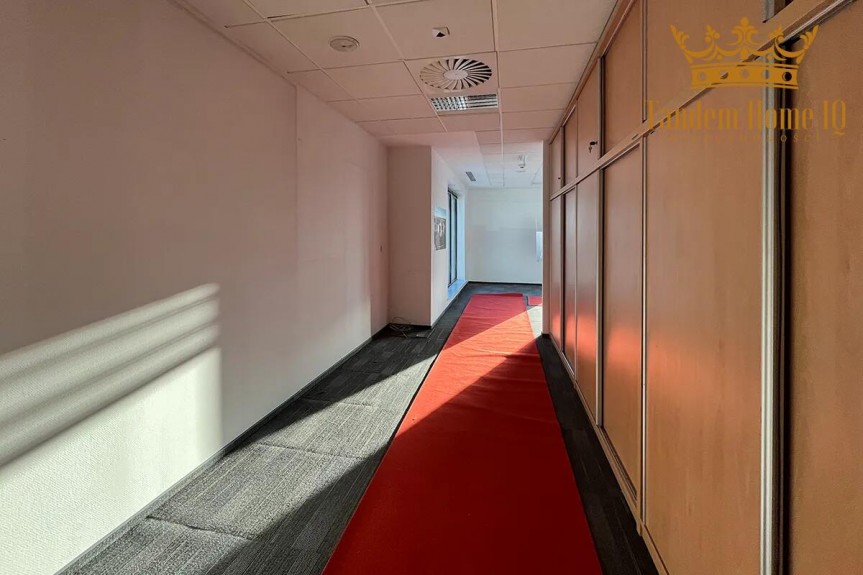 Warszawa, Mokot&oacute;w, Duże biuro na 8 piętrze do wynajęcia w bardzo dobrym stanie - Mokot&oacute;w