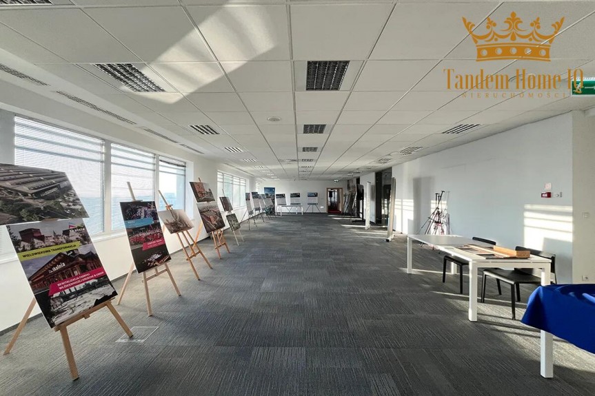 Warszawa, Mokot&oacute;w, Duże biuro na 8 piętrze do wynajęcia w bardzo dobrym stanie - Mokot&oacute;w