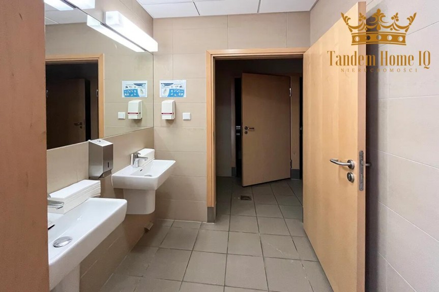 Warszawa, Mokot&oacute;w, Duże biuro na 8 piętrze do wynajęcia w bardzo dobrym stanie - Mokot&oacute;w