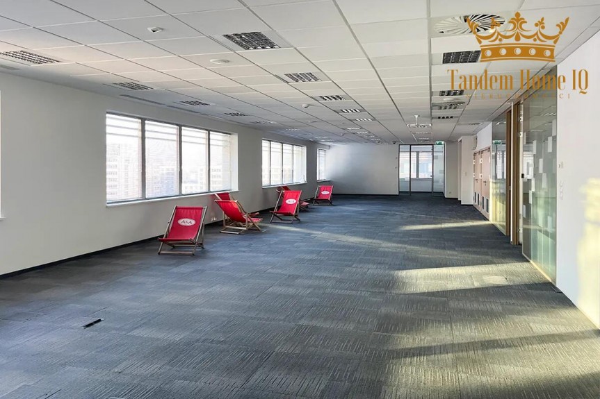 Warszawa, Mokot&oacute;w, Duże biuro na 8 piętrze do wynajęcia w bardzo dobrym stanie - Mokot&oacute;w