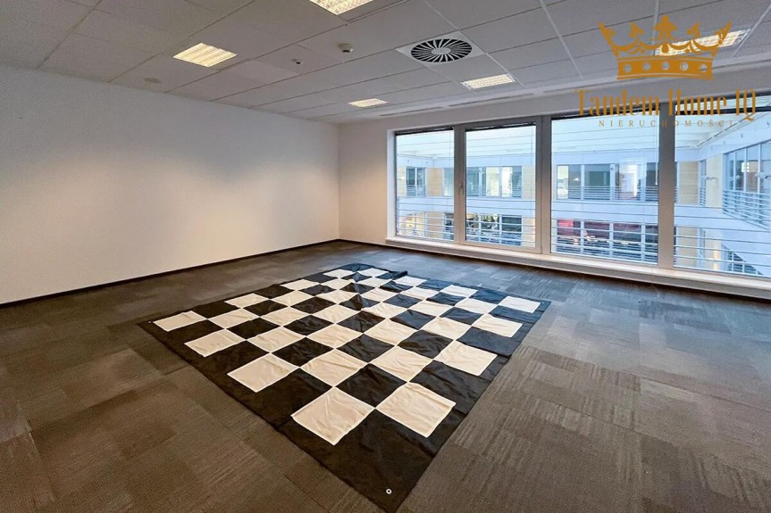 Warszawa, Mokot&oacute;w, Duże biuro na 8 piętrze do wynajęcia w bardzo dobrym stanie - Mokot&oacute;w
