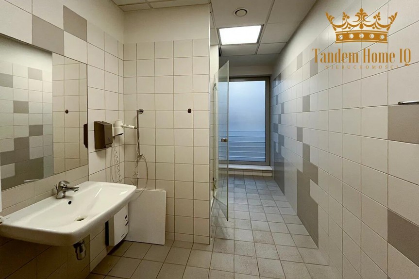 Warszawa, Mokot&oacute;w, Duże biuro na 8 piętrze do wynajęcia w bardzo dobrym stanie - Mokot&oacute;w