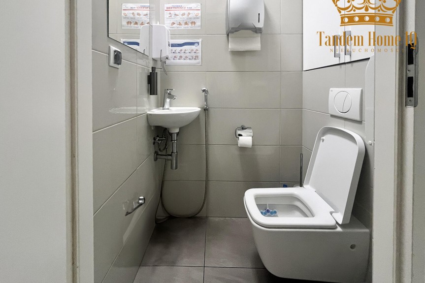 Warszawa, Włochy, Do wynajęcia przestrzeń 310m2 lokal na 1 piętrze, winda, reklama