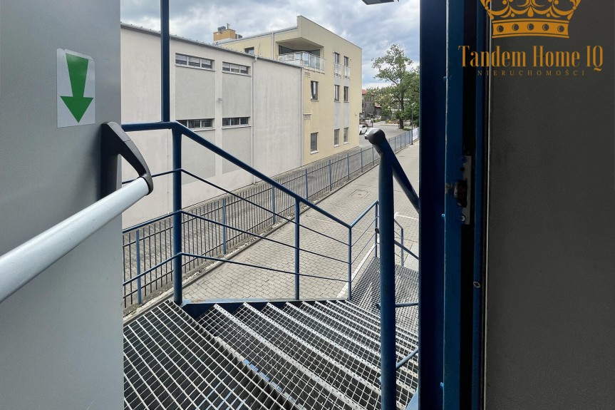 Warszawa, Włochy, Do wynajęcia przestrzeń 310m2 lokal na 1 piętrze, winda, reklama