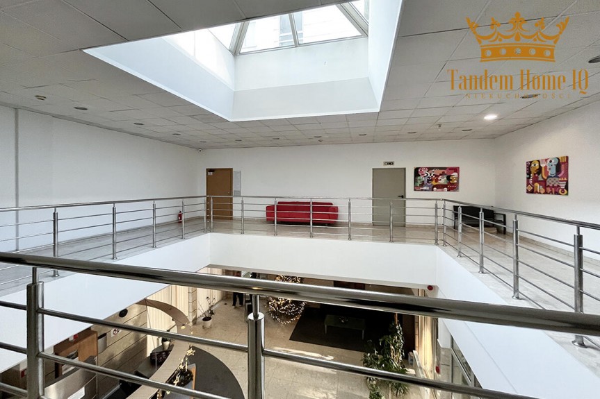 Warszawa, Mokot&oacute;w, Do wynajmu biuro ze świetlikami na korytarz - Mokot&oacute;w Stegny Pory