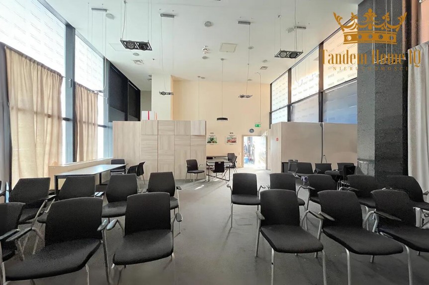 Warszawa, Śr&oacute;dmieście, Do wynajęcia lokal handlowo-usługowy 132m2, Warszawa Centrum