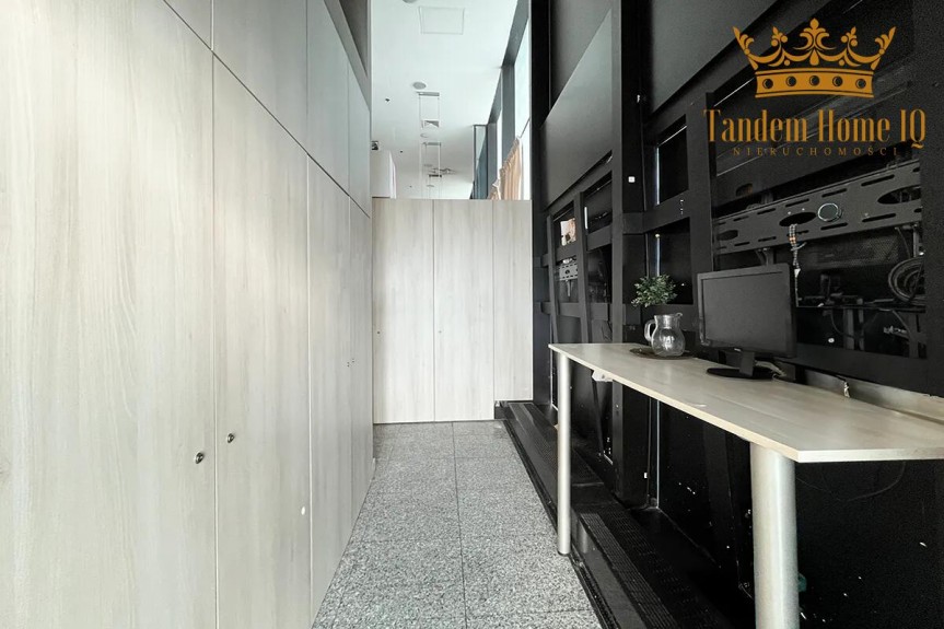 Warszawa, Śr&oacute;dmieście, Do wynajęcia lokal handlowo-usługowy 132m2, Warszawa Centrum