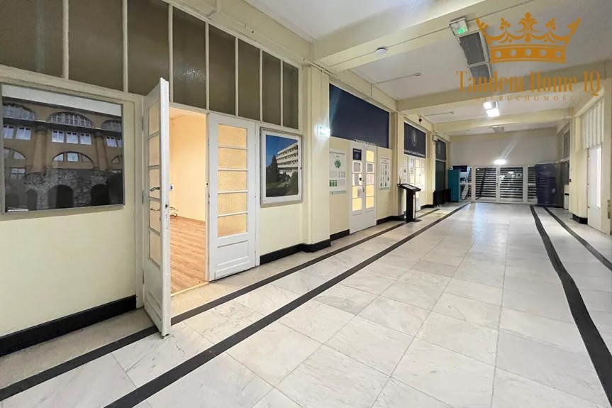 mazowieckie, Warszawa, Śr&oacute;dmieście, do wynajęcia 21m2 biura w kamienicy na Powiślu w budynku z windą