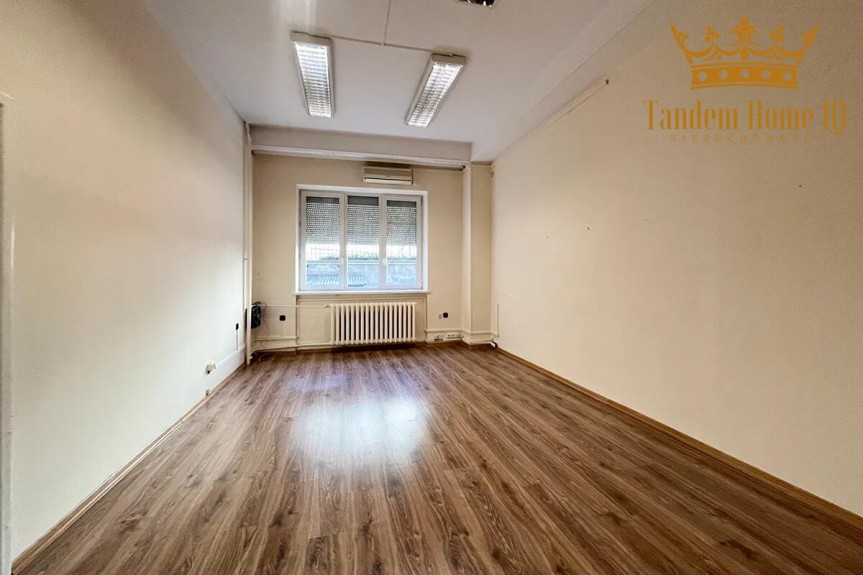 Warszawa, Śr&oacute;dmieście, do wynajęcia 21m2 biura w kamienicy na Powiślu w budynku z windą