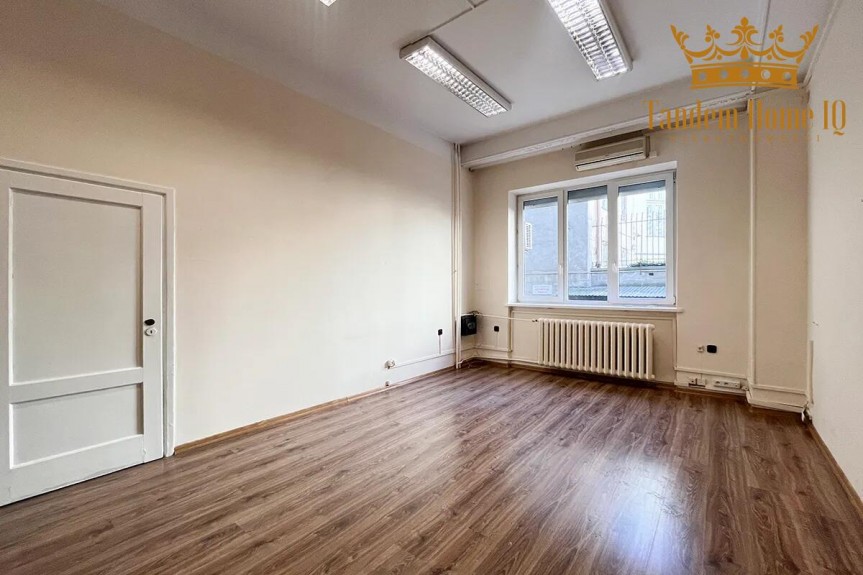 Warszawa, Śr&oacute;dmieście, do wynajęcia 21m2 biura w kamienicy na Powiślu w budynku z windą