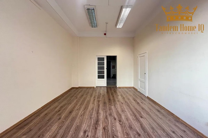 Warszawa, Śr&oacute;dmieście, do wynajęcia 21m2 biura w kamienicy na Powiślu w budynku z windą