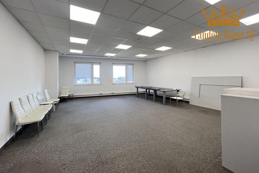 Warszawa, Mokot&oacute;w, Na wynajem biuro ok 840 m2 na Mokotowie Cybernetyki na ostatnim piętrze