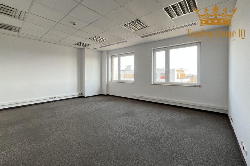 Warszawa, Mokot&oacute;w, Na wynajem biuro ok 840 m2 na Mokotowie Cybernetyki na ostatnim piętrze