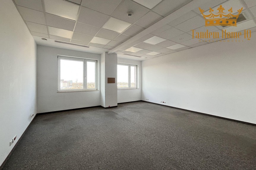 Warszawa, Mokot&oacute;w, Na wynajem biuro ok 840 m2 na Mokotowie Cybernetyki na ostatnim piętrze