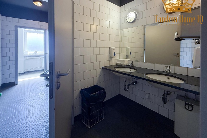 Warszawa, Śr&oacute;dmieście, Do wynajmu biuro 40m2 w ścisłym centrum, metro, jedno pomieszczenie