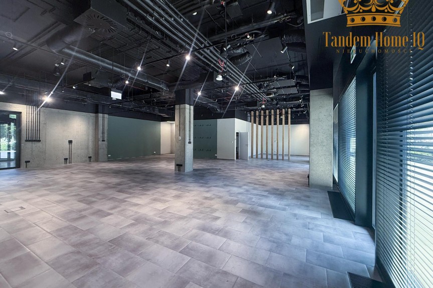 Warszawa, Wola, Do wynajęcia lokal usługowy 222m2 na bliskiej Woli na parterze biurowca